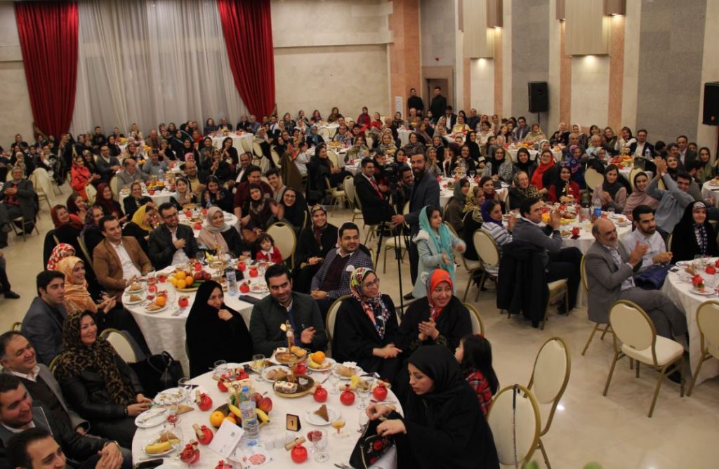 برگزاری ضیافت یلدای مهربانی با حضور خانواده دارالاکرام در مشهد
