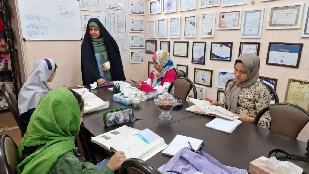 Untitled 2 برگزاری کارگاه های هنری در مؤسسه دارالاکرام قم
