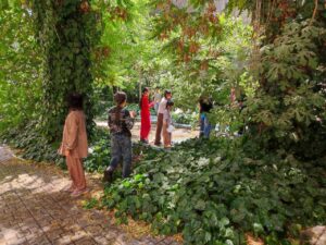 photo 2025 07 02 14 47 20 برگزاری کارگاه «آشنایی با ایران» برای دانش‌آموزان ابتدایی در دارالاکرام مشهد