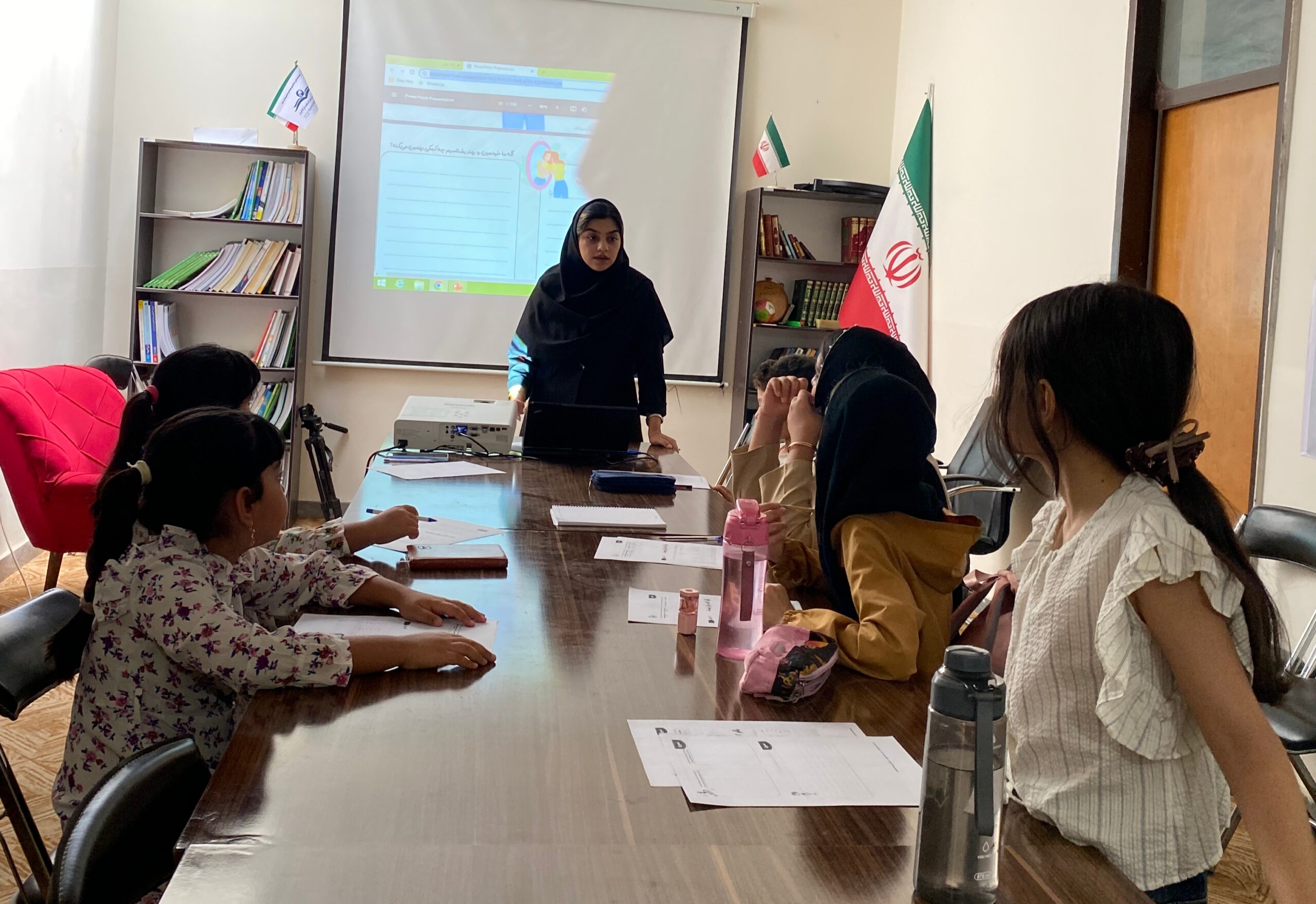 IMG ۲۰۲۵۰۸۱۰ ۱۴۱۵۳۹ scaled برگزاری کارگاه مهارت‌های زندگی ویژه کودکان و نوجوانان در دارالاکرام جیرفت