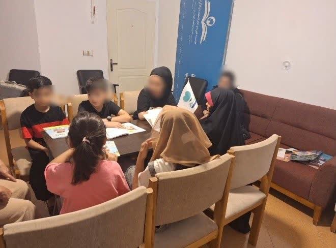 کتابخوانی دوره اول برگزاری آخرین کارگاه تابستانه کتاب‌خوانی «باغ بیدار» در دارالاکرام گرگان