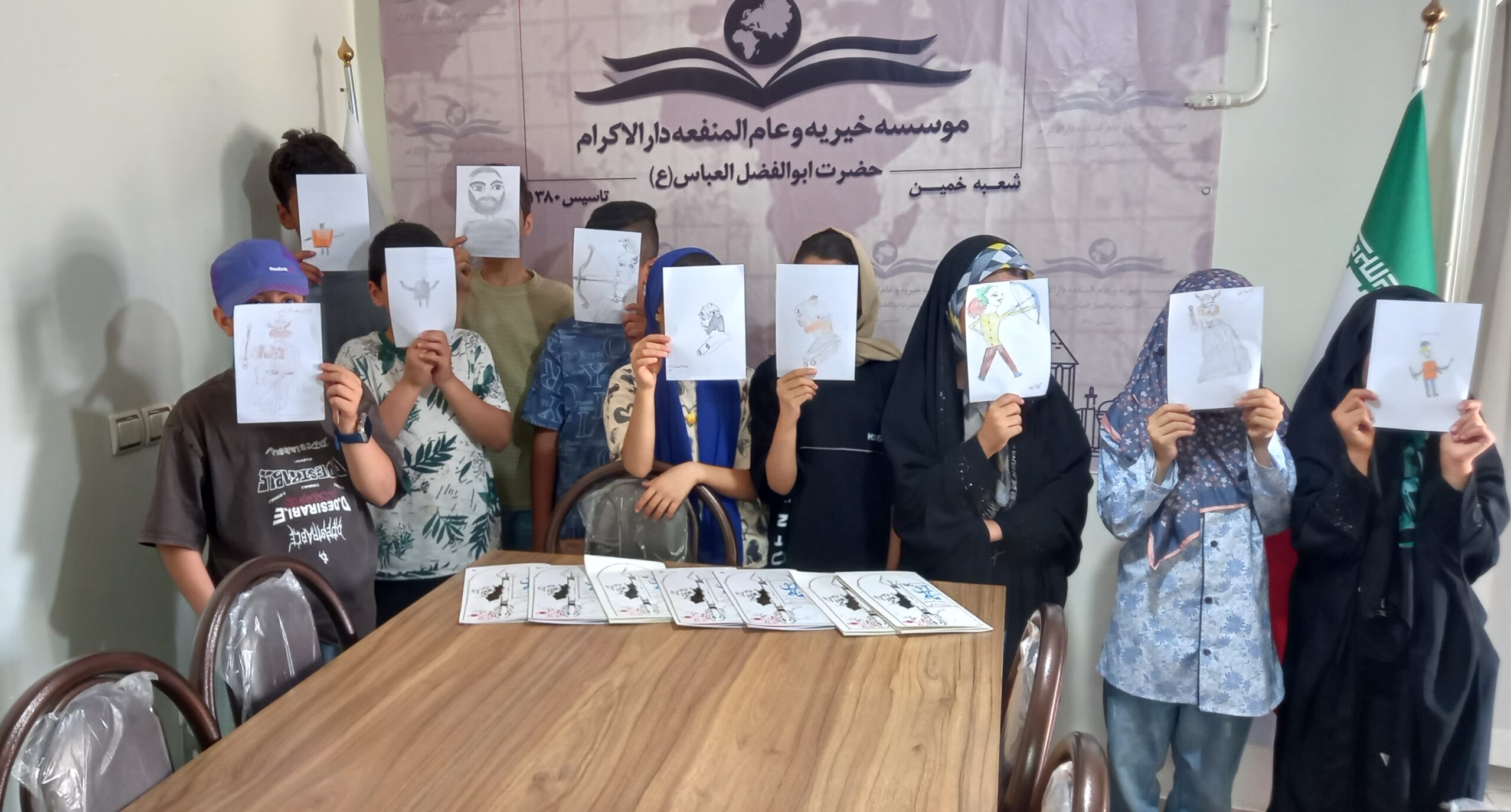 20250807 121913 scaled برگزاری ششمین کارگاه کتابخوانی «باغ بیدار» در دارالاکرام خمین