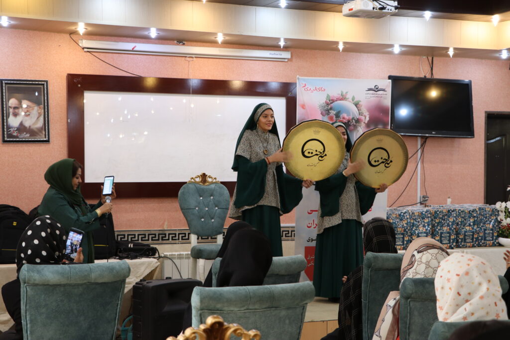 IMG 1002 برگزاری کارگاه بهداشت بلوغ در دارالاکرام بیرجند