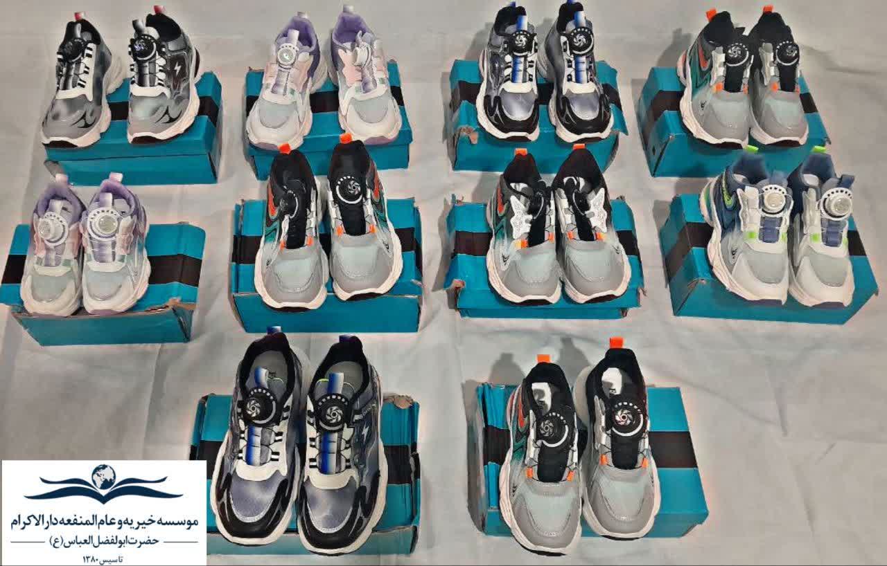photo 2025 10 06 12 16 55 اهدای کفش کتانی به دانشآموزان دارالاکرام آستارا