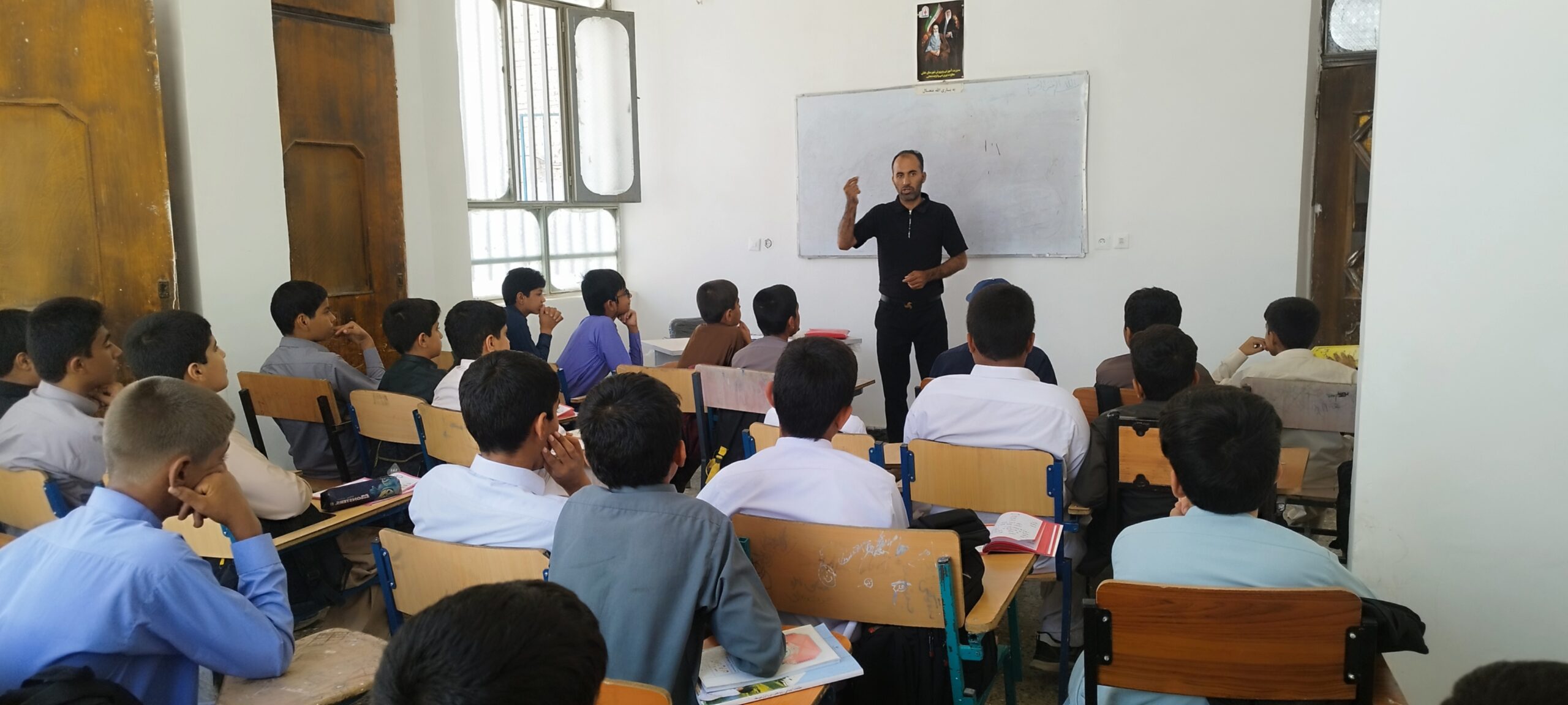 20251117 060356 scaled برگزاری کارگاه مشاوره ویژه دانشآموزان متوسطه اول توسط دارالاکرام خاش