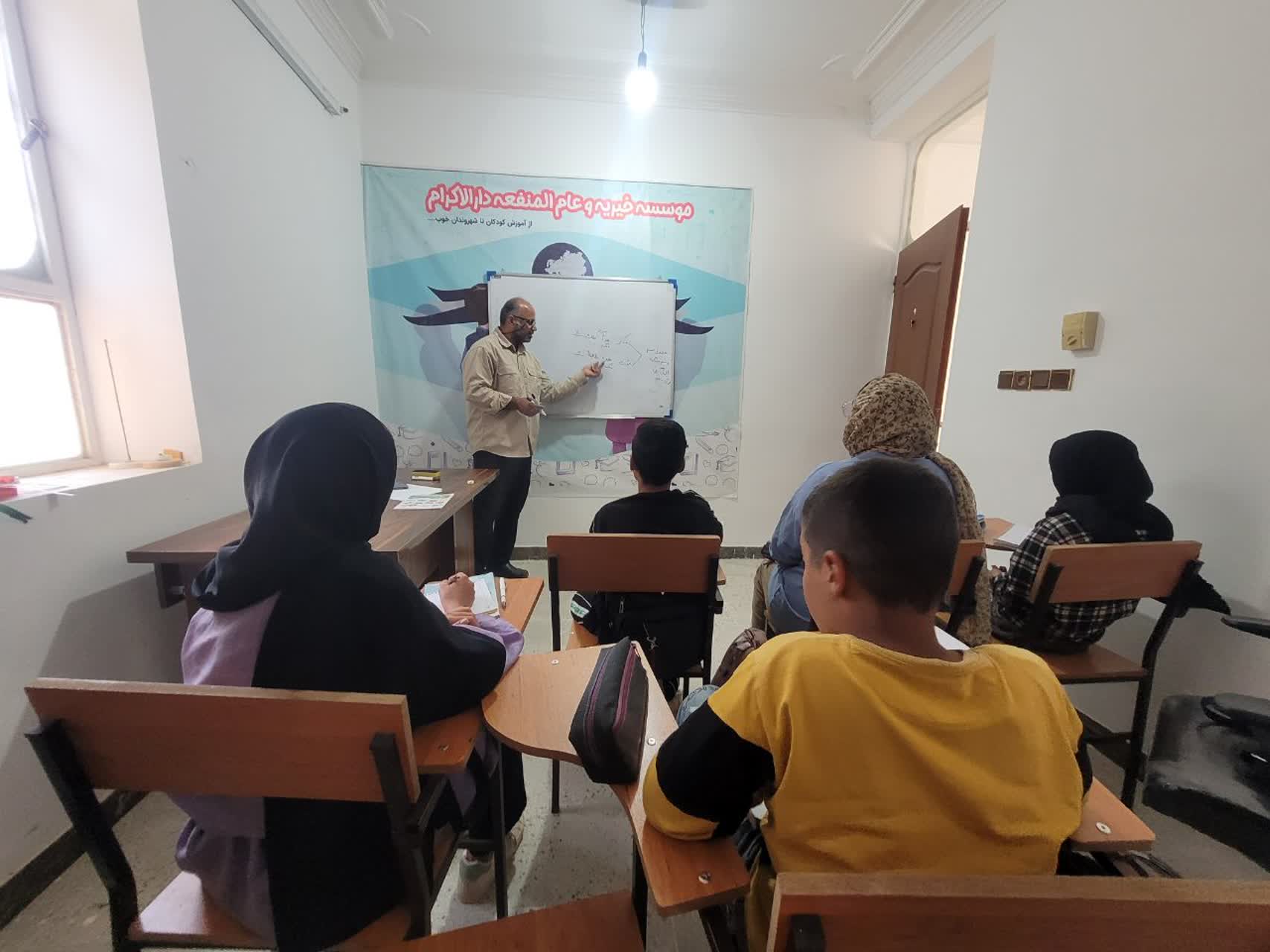 photo 2025 11 23 00 04 31 آغاز کلاس های تقویتی زبان عربی در دارالاکرام مهر