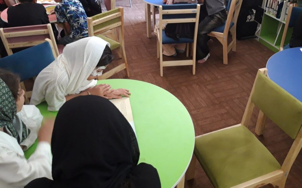 photo ۲۰۲۵ ۱۱ ۱۲ ۱۱ ۰۷ ۱۲ کارگاه فرهنگی «باغ بیدار» با محوریت کتاب هفت برادر در دارالاکرام خمین