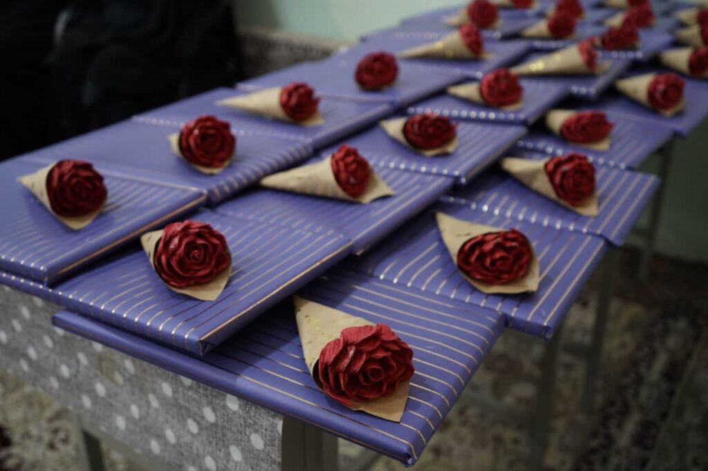 photo22809408125 دارالاکرام مشهد روزه‌اولی‌ها را به ضیافت افطار دعوت کرد.