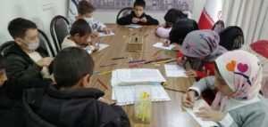 photo 2025 12 16 09 49 37 برگزاری کارگاه «باغ بیدار» با محوریت کتاب «قنات» در دارالاکرام خمین