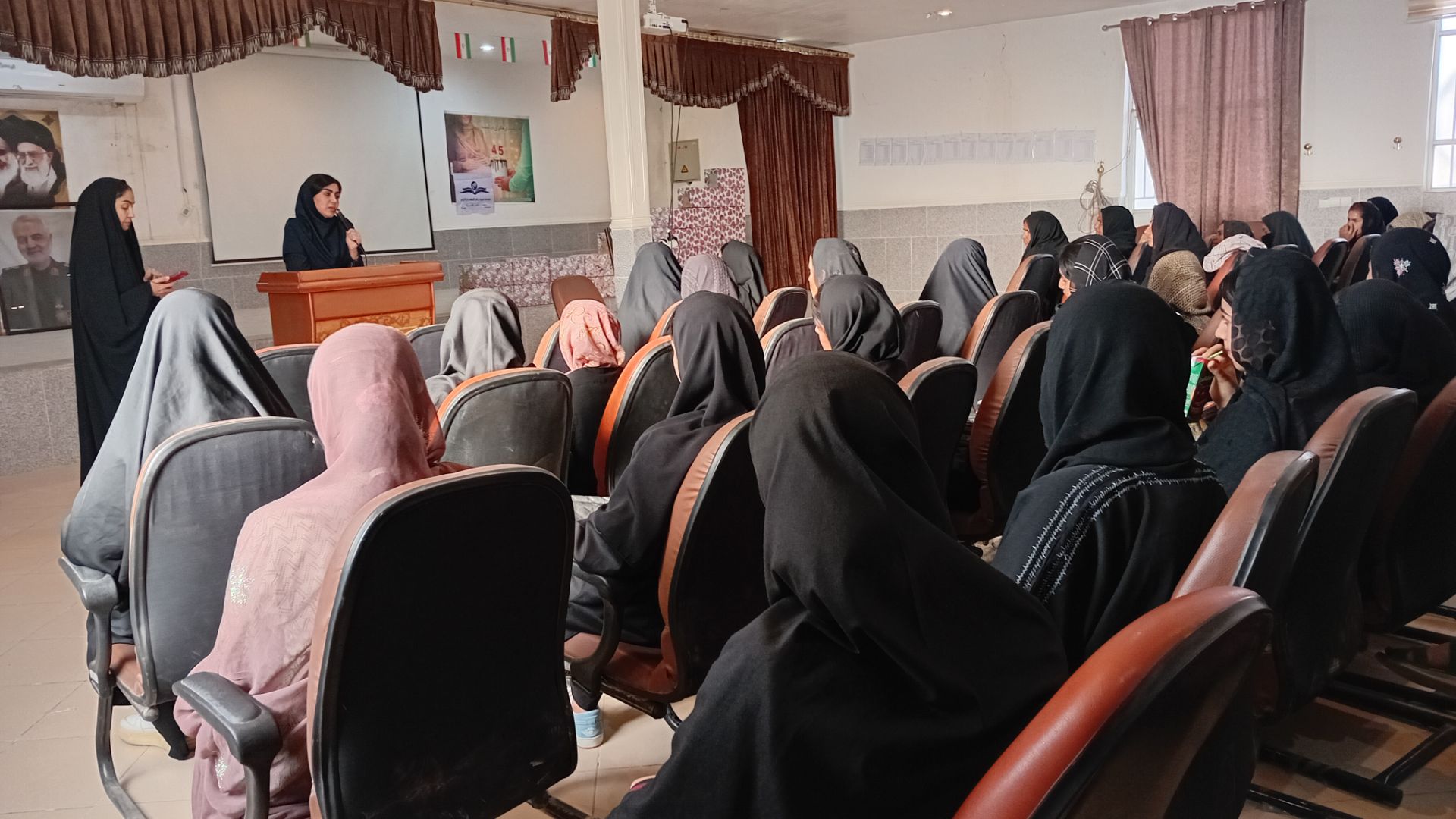 ۲۰۲۶۰۱۲۱ ۱۵۳۵۰۹ برگزاری کارگاه آموزشی بهداشت ویژه دختران مقطع متوسطه دارالاکرام رودبارجنوب